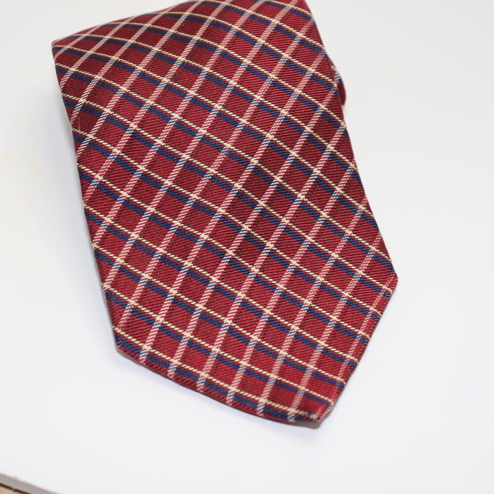 IZOD Red Plaid Necktie – Classic Check Pattern, 3"‎ Wide